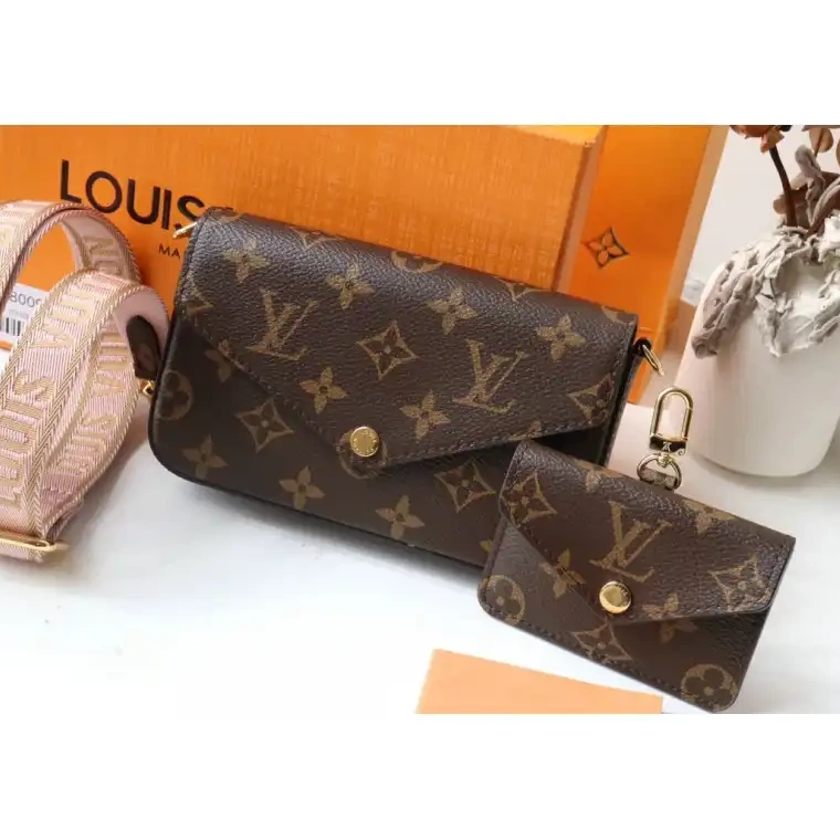 Fashionrepsfam ru 2102SH0013 Bags LV 0812
